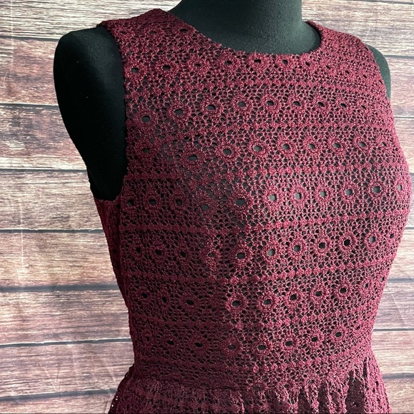 Tommy Hilfiger women’s 10 Red Merlot Dress A-line Crochet Knit Cocktail - Picture 3 of 6